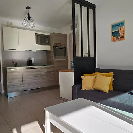 Lejlighed T3 De Standing Les Pieds Dans L'eau Cote Village Propriano (Corsica)